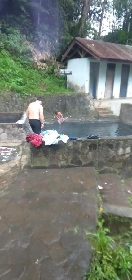 Hidayah Homestay Kelimutu Eksteriør bilde