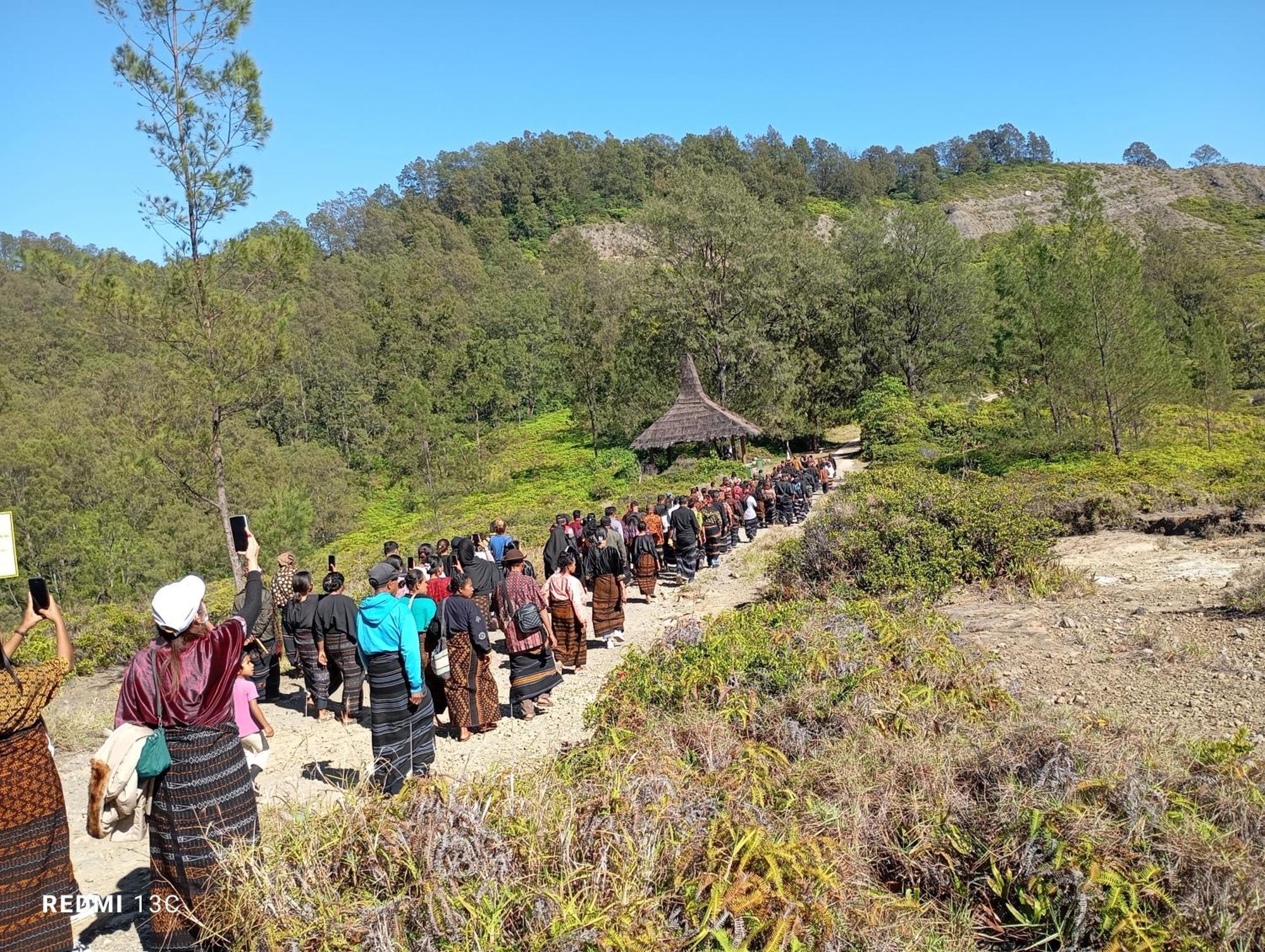 Hidayah Homestay Kelimutu Eksteriør bilde