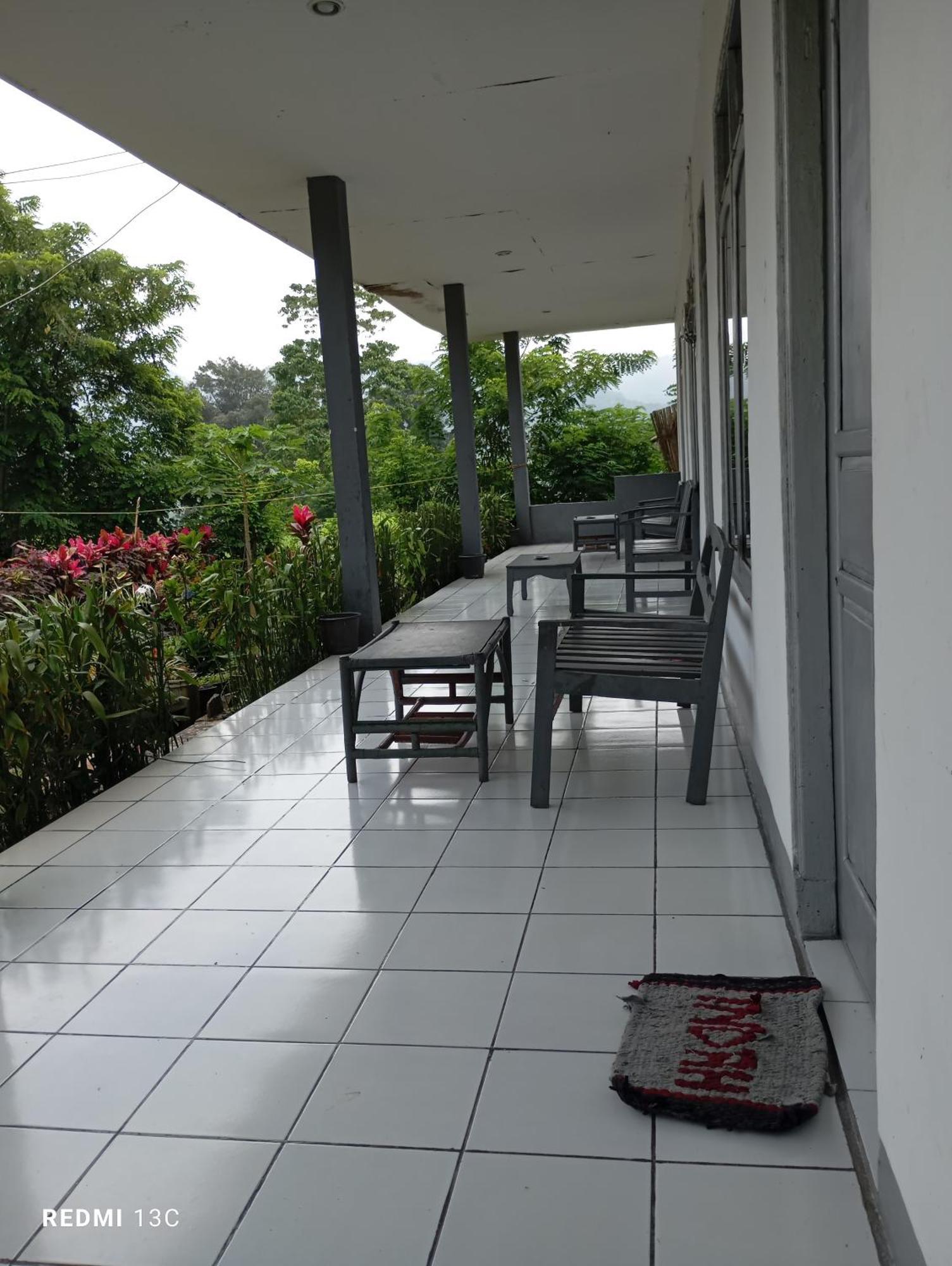 Hidayah Homestay Kelimutu Eksteriør bilde