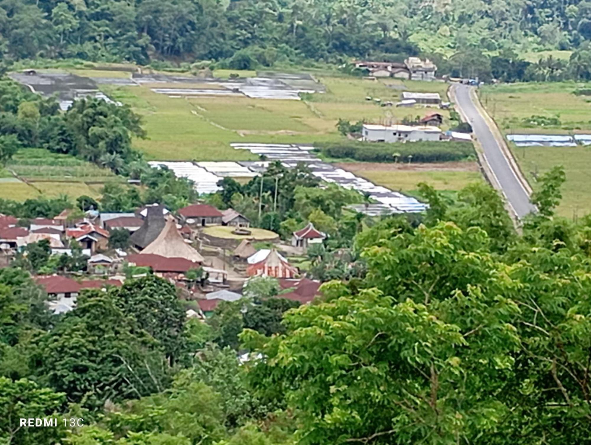 Hidayah Homestay Kelimutu Rom bilde